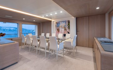 Robbie Bobby 17 18. Main Dining