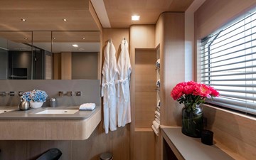 Robbie Bobby 27 28. Master Ensuite