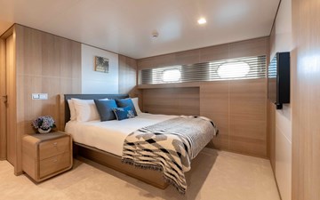 Robbie Bobby 30 31. Double Cabin