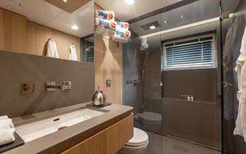 Robbie Bobby 34 35. Ensuite