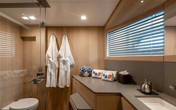 Robbie Bobby 39 40. Twin Ensuite