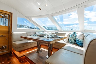 Q 16 Q Forward Settee