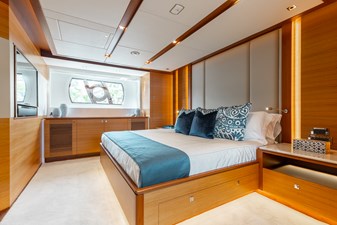 Q 19 Q Master Stateroom