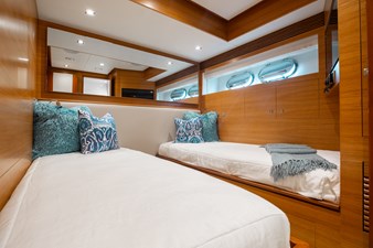 Q 26 Q Port Twin Stateroom
