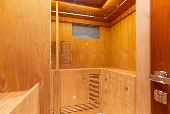 Q 25 Q Master Walk In Closet