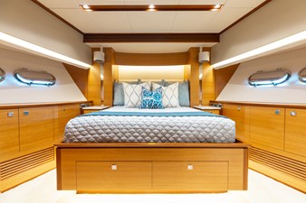 Q 33 Q VIP Stateroom