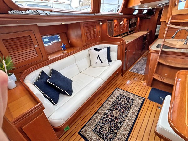 Main Salon, Stbd Aft