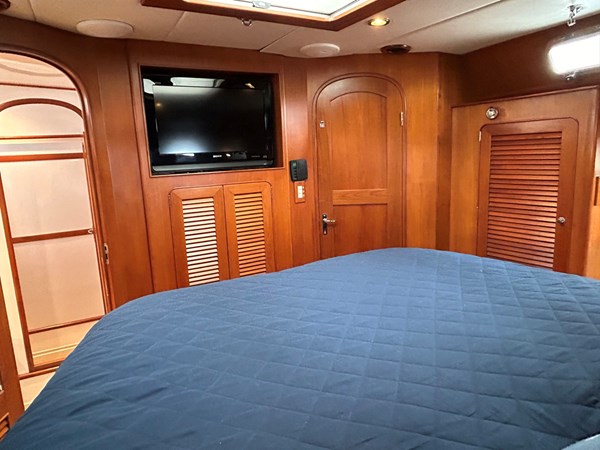 Owner's Cabin, Fwd