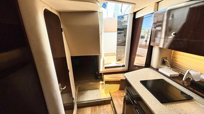 2016 Sea Ray 310 Sundancer 12