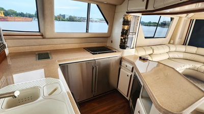 1997 Sea Ray 550 Sedan Bridge 18 