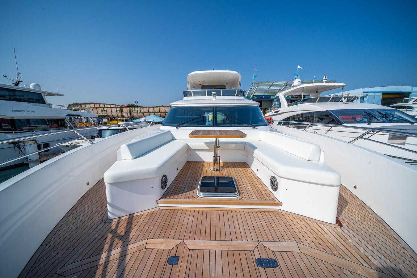PHOTOS OF MAJESTY YACHTS 72 FOR SALE