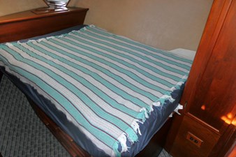 BITE ME 24 Stateroom Berth