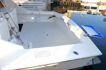 BITE ME 34 Dockside Cockpit