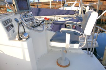 BITE ME 38 Flybridge Stbd