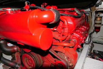 BITE ME 45 Engine Stbd