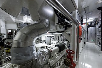 AMIGOS 28 Engine room