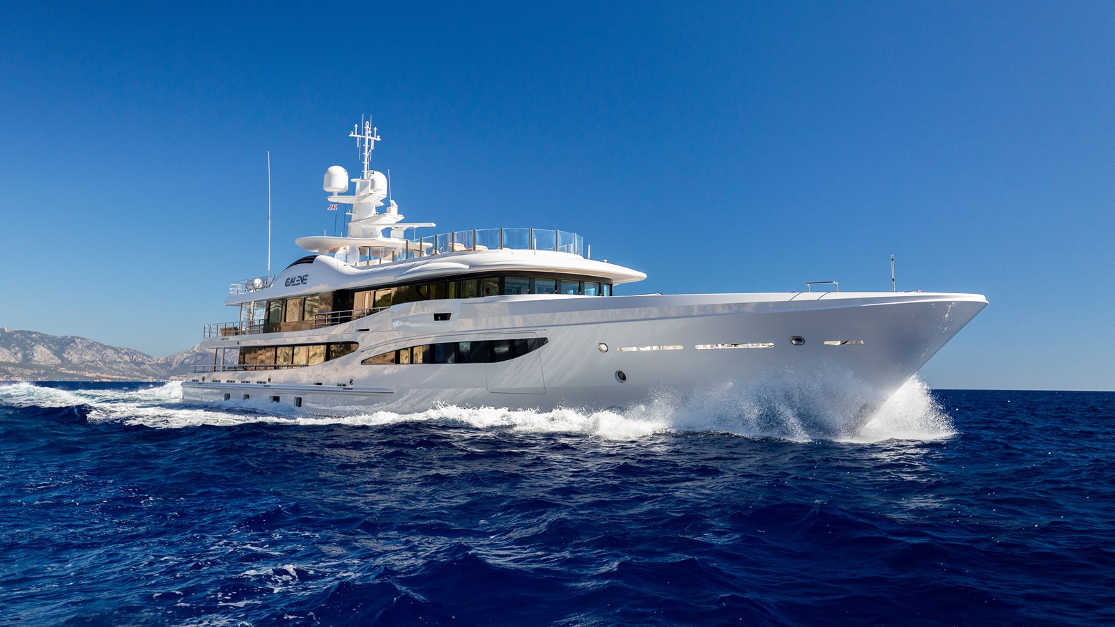 yacht-galene-running-01-edit