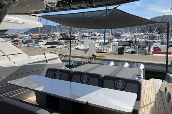 CANADOS GLADIATOR 493 OUTBOARD_3