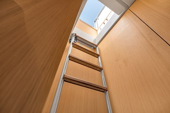 BABY PEARL 29 Crew Cabin Access