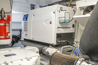 BABY PEARL 32 Engine Room