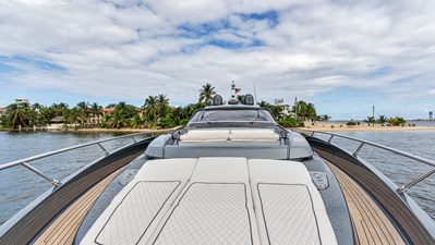 BABY PEARL 36 Forward Sunpads Looking Aft 