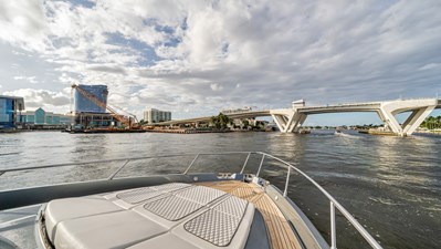 BABY PEARL 37 Forward Sunpads Looking Forward To Port  