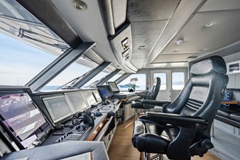 MOSAIQUE 19 Bridge Looking To Starboard