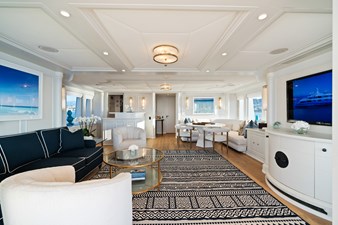 MOSAIQUE 22 Skylounge Looking Forward