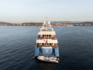 MOSAIQUE 38 At Anchor 