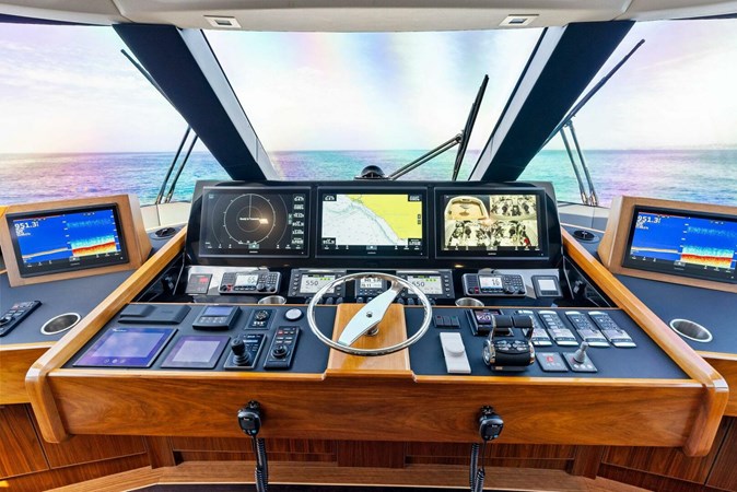 TEAM MAYHEM - Yacht zu verkaufen