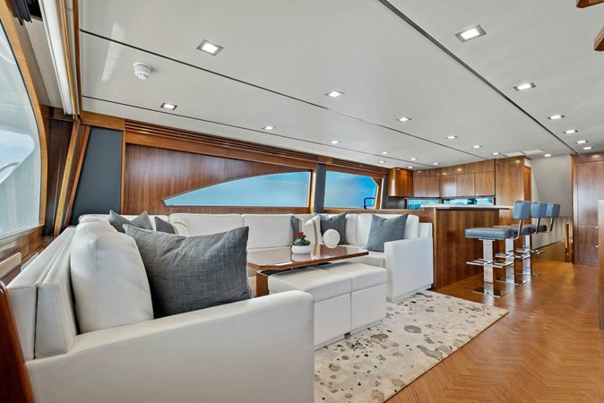 TEAM MAYHEM - Yacht zu verkaufen