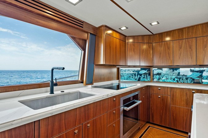 TEAM MAYHEM - Yacht zu verkaufen