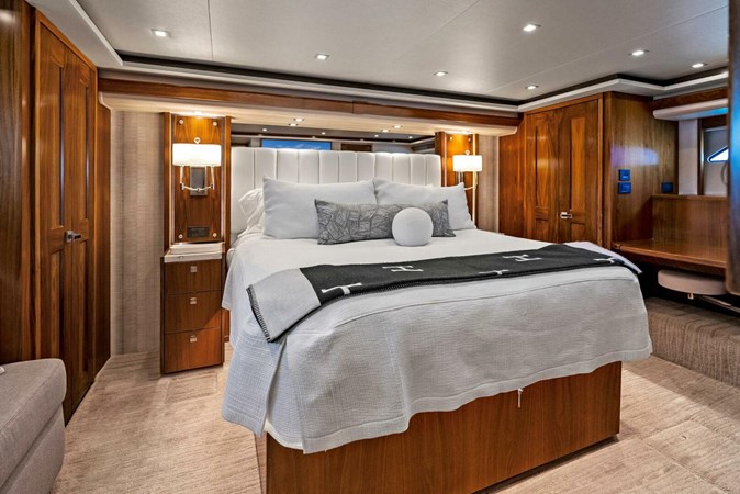 TEAM MAYHEM - Yacht zu verkaufen