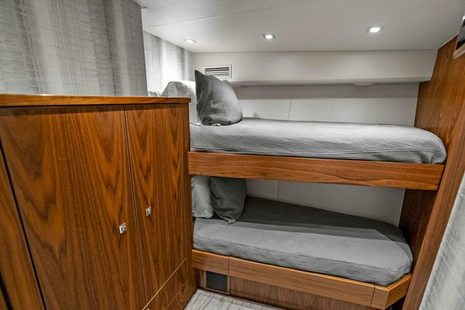 TEAM MAYHEM - Yacht zu verkaufen