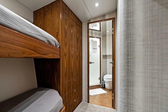 TEAM MAYHEM - Yacht zu verkaufen