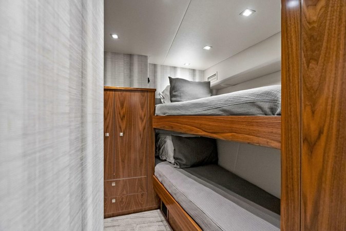 TEAM MAYHEM - Yacht zu verkaufen