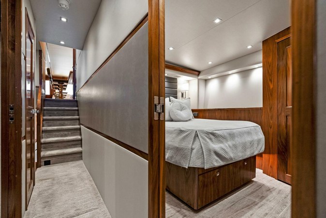 TEAM MAYHEM - Yacht zu verkaufen