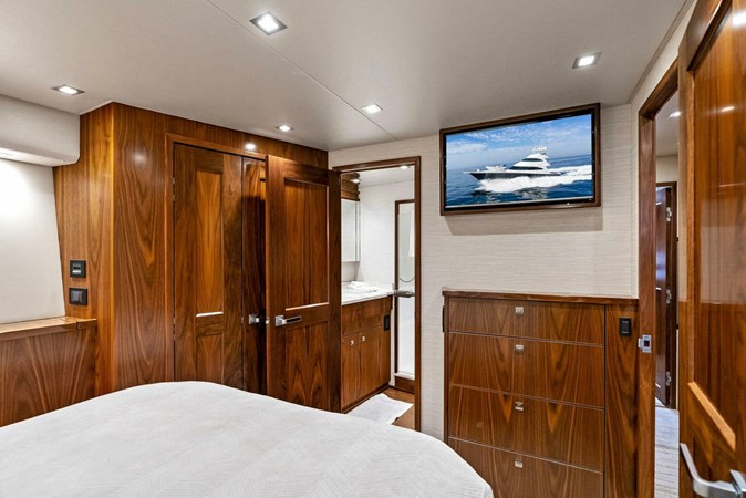 TEAM MAYHEM - Yacht zu verkaufen