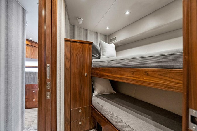 TEAM MAYHEM - Yacht zu verkaufen