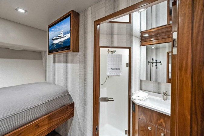 TEAM MAYHEM - Yacht zu verkaufen