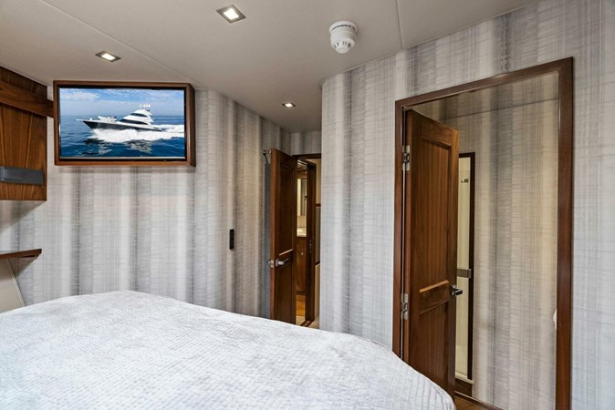 TEAM MAYHEM - Yacht zu verkaufen