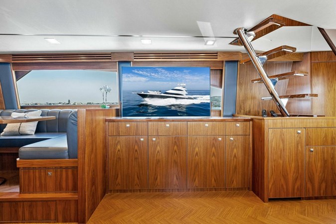 TEAM MAYHEM - Yacht zu verkaufen