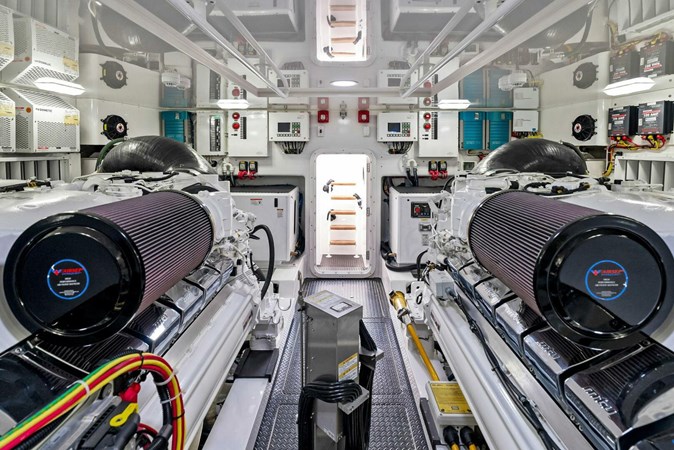 TEAM MAYHEM - Yacht zu verkaufen