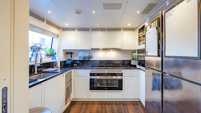 Benetti-125-IYG-Italian-Yacht-Group-Listing-on-YachtWay-127