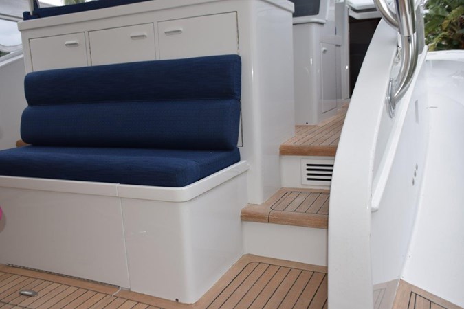 Steps to bridge deck and walk-around side deck  