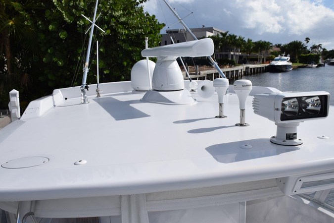 Hardtop antennas, spotlight and Rupp radial outriggers  