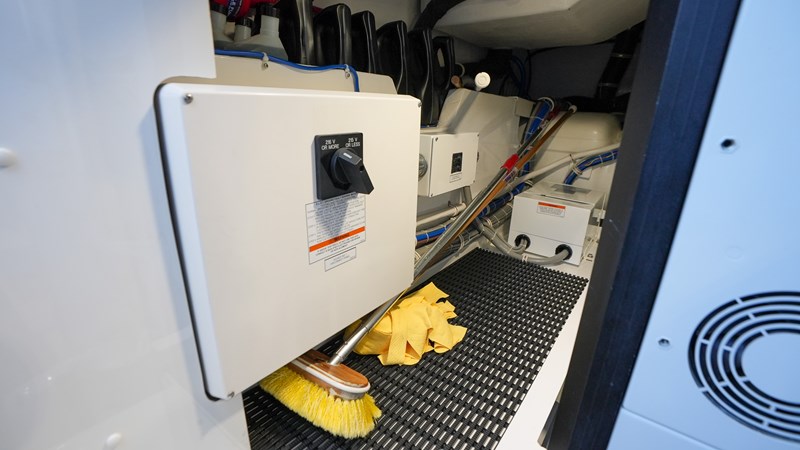 70 Hatteras_Morgan Bertam_25