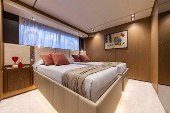 Ferretti Yachts 1000 37 