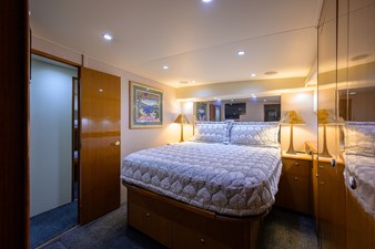 Night Bird 14 Night Bird 2001 VIKING Enclosed Bridge Convertible Sport Fisherman Yacht MLS #415624 14