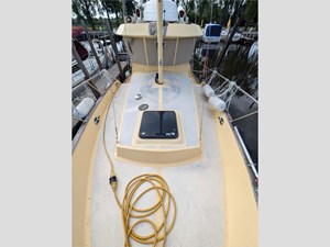 32' LEGACY 2011 8 